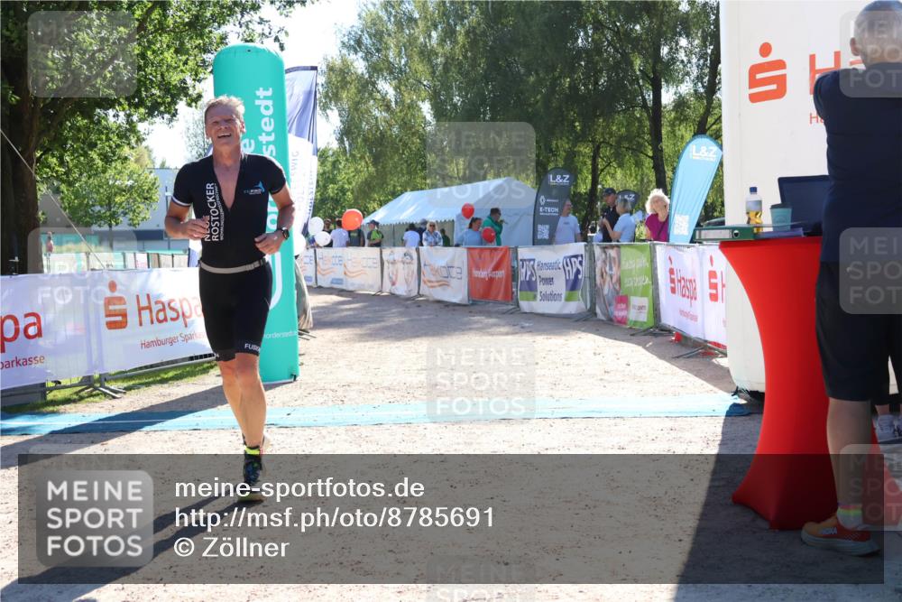 07.09.2025 - 19. Norderstedt Triathlon Zöllner http://msf.ph/oto/8785691 07.09.2025 15:32:37 Ziel 989 meine-sportfotos.de
