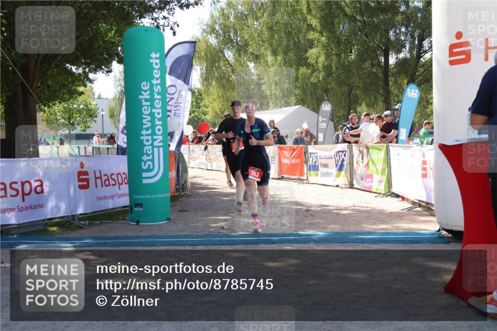 07.09.2025 - 19. Norderstedt Triathlon Zöllner http://msf.ph/oto/8785745 07.09.2025 13:19:28 Ziel 187, 283, 757 meine-sportfotos.de