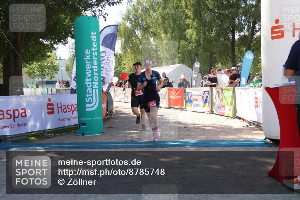 07.09.2025 - 19. Norderstedt Triathlon Zöllner http://msf.ph/oto/8785748 07.09.2025 13:19:29 Ziel 187, 283, 757 meine-sportfotos.de