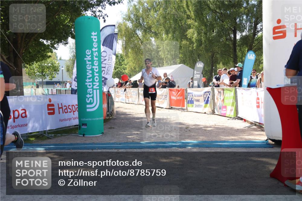 07.09.2025 - 19. Norderstedt Triathlon Zöllner http://msf.ph/oto/8785759 07.09.2025 13:19:30 Ziel 187, 283, 757 meine-sportfotos.de