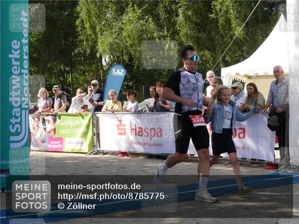 07.09.2025 - 19. Norderstedt Triathlon Zöllner http://msf.ph/oto/8785775 07.09.2025 12:51:14 Ziel 792, 1220, 1378 meine-sportfotos.de