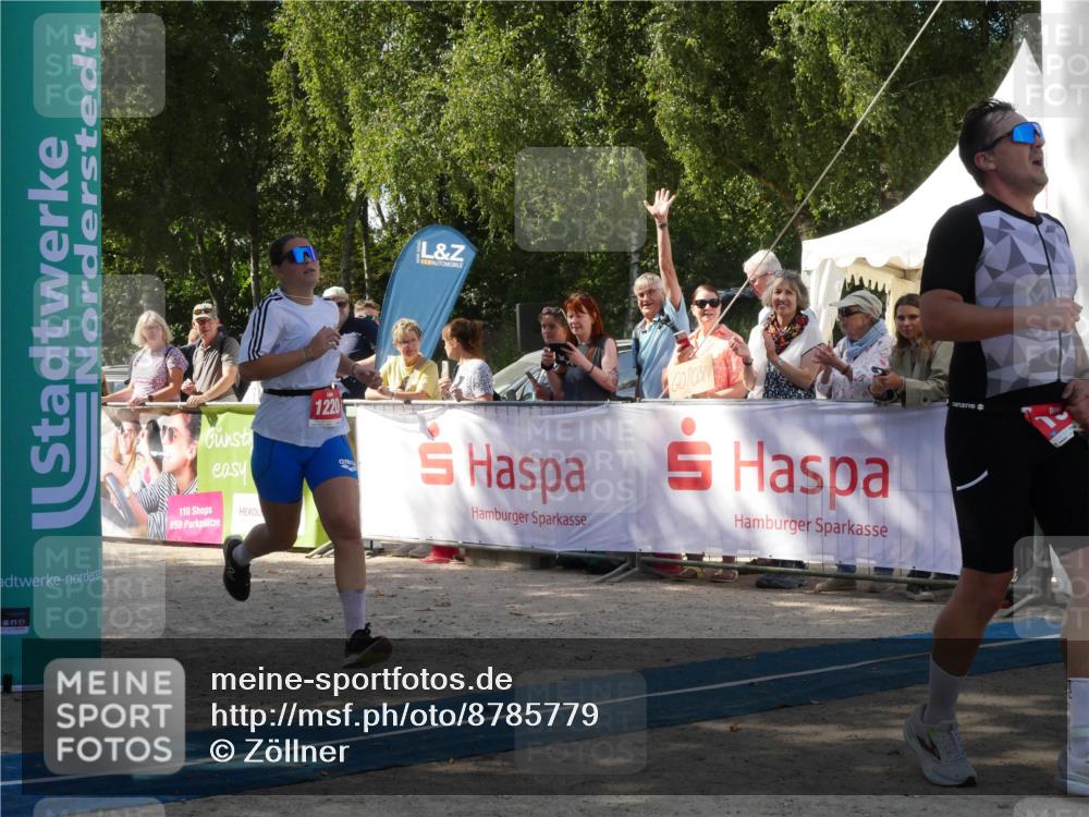 07.09.2025 - 19. Norderstedt Triathlon Zöllner http://msf.ph/oto/8785779 07.09.2025 12:51:14 Ziel 792, 1220, 1378 meine-sportfotos.de