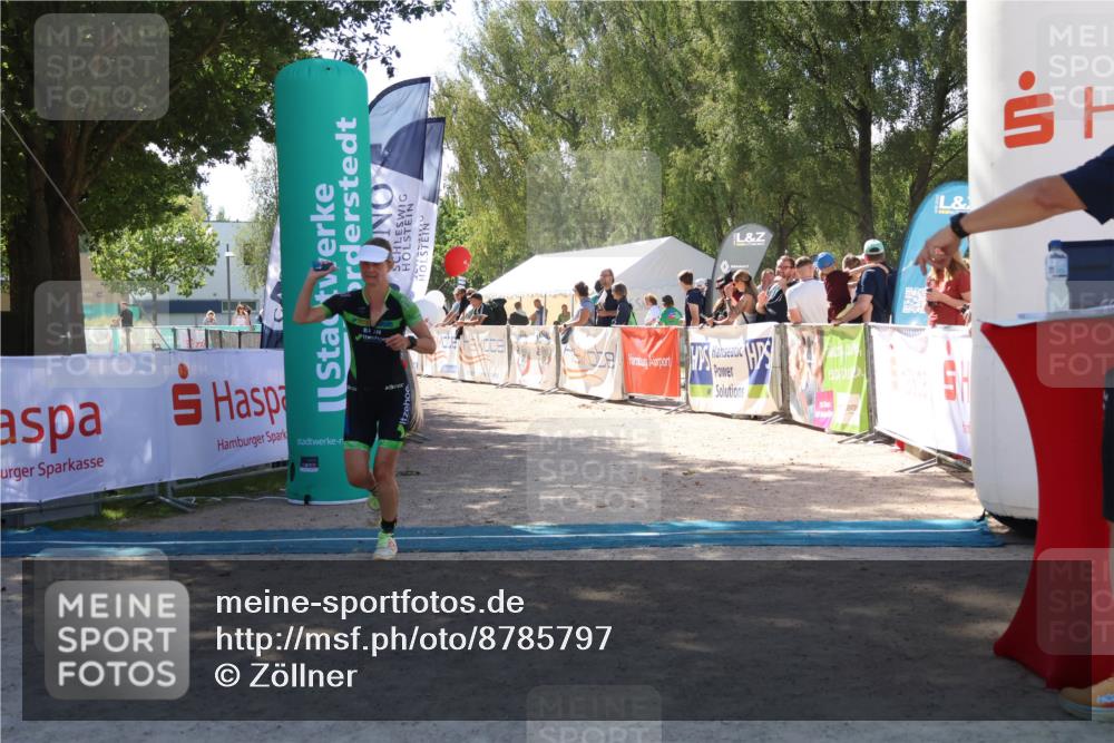 07.09.2025 - 19. Norderstedt Triathlon Zöllner http://msf.ph/oto/8785797 07.09.2025 13:20:08 Ziel 1262 meine-sportfotos.de