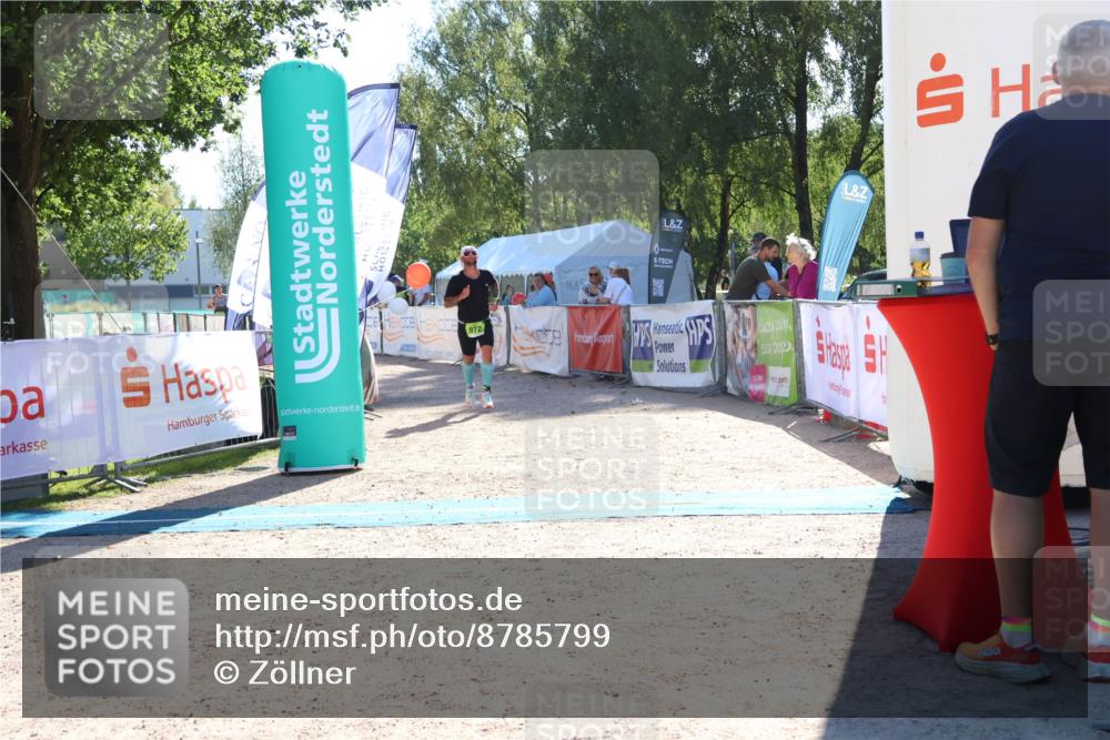 07.09.2025 - 19. Norderstedt Triathlon Zöllner http://msf.ph/oto/8785799 07.09.2025 15:33:49 Ziel 972 meine-sportfotos.de