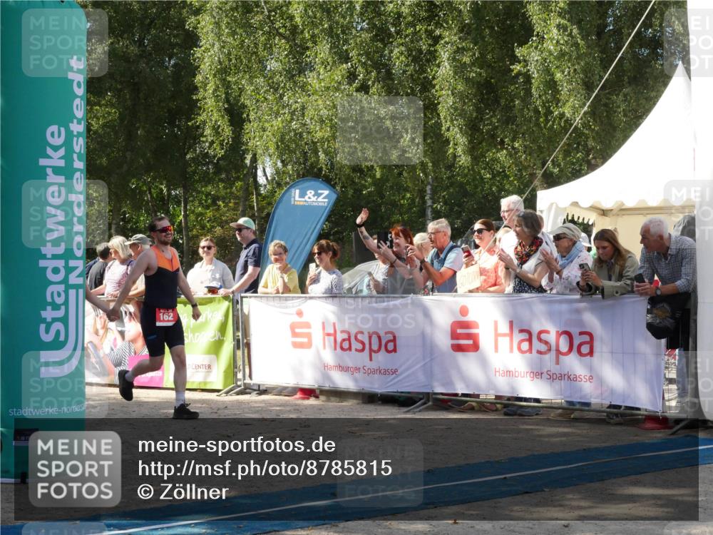 07.09.2025 - 19. Norderstedt Triathlon Zöllner http://msf.ph/oto/8785815 07.09.2025 12:51:57 Ziel 162, 163 meine-sportfotos.de