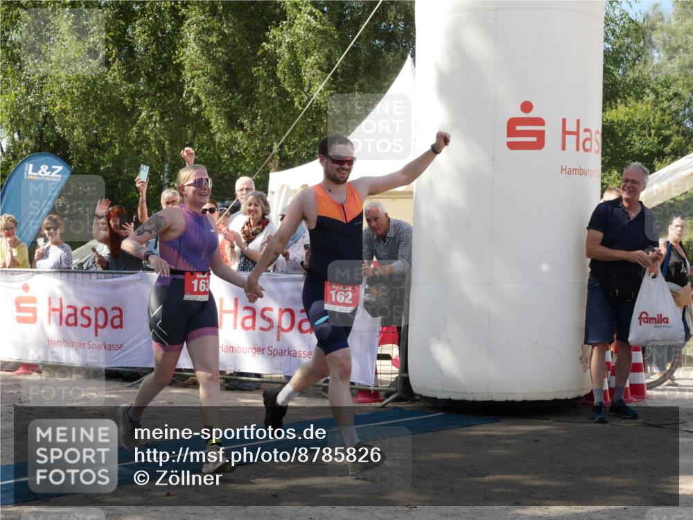 07.09.2025 - 19. Norderstedt Triathlon Zöllner http://msf.ph/oto/8785826 07.09.2025 12:51:58 Ziel 162, 163 meine-sportfotos.de