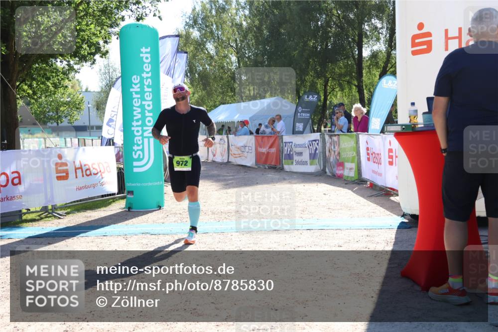 07.09.2025 - 19. Norderstedt Triathlon Zöllner http://msf.ph/oto/8785830 07.09.2025 15:33:51 Ziel 972 meine-sportfotos.de