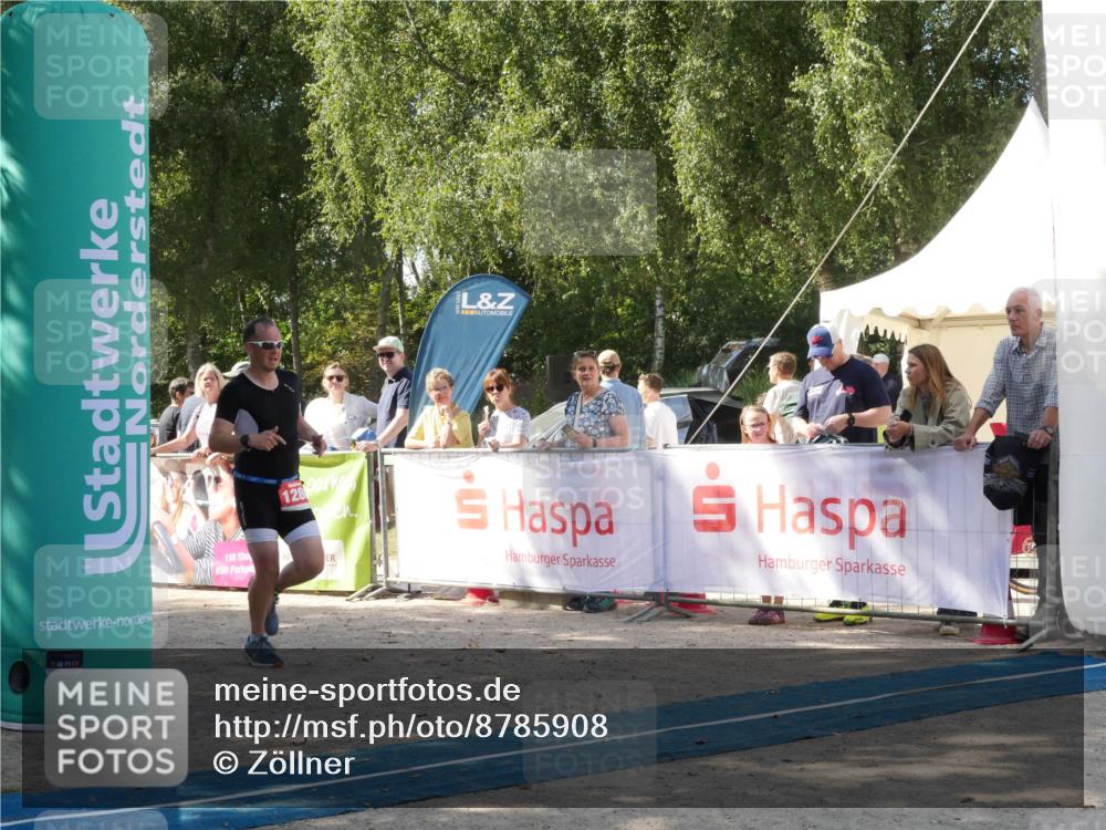 07.09.2025 - 19. Norderstedt Triathlon Zöllner http://msf.ph/oto/8785908 07.09.2025 12:54:02 Ziel 192, 1280 meine-sportfotos.de