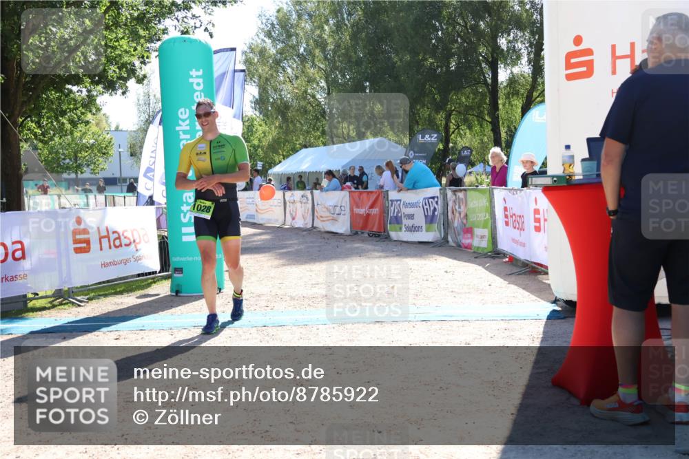 07.09.2025 - 19. Norderstedt Triathlon Zöllner http://msf.ph/oto/8785922 07.09.2025 15:34:48 Ziel 1028 meine-sportfotos.de