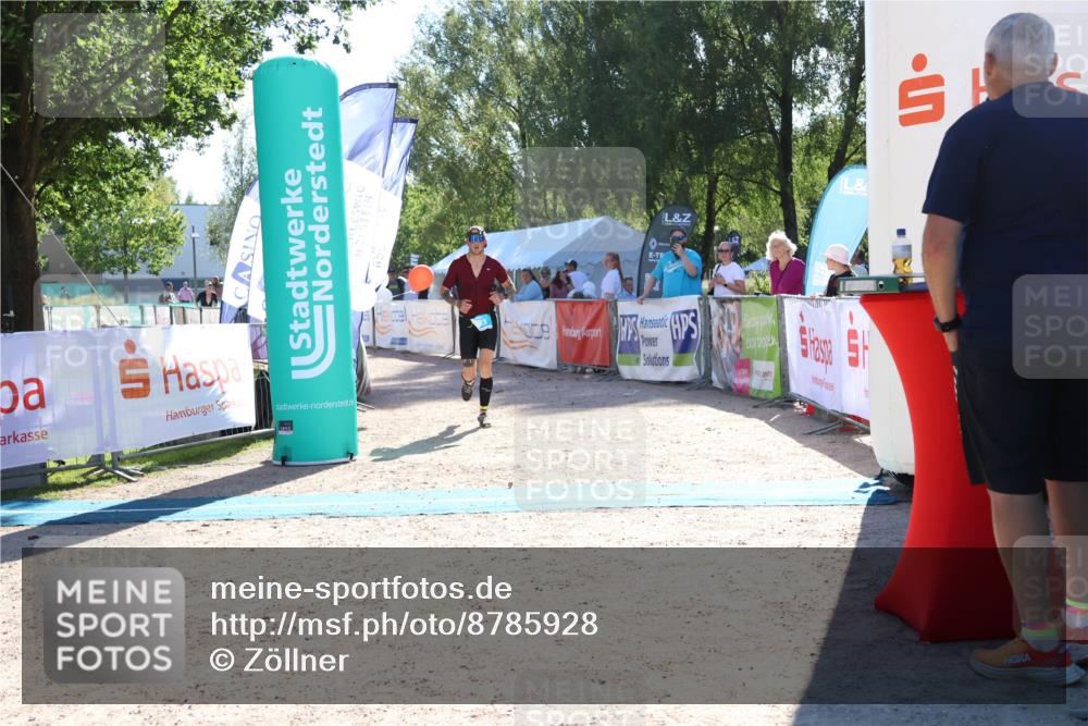 07.09.2025 - 19. Norderstedt Triathlon Zöllner http://msf.ph/oto/8785928 07.09.2025 15:35:01 Ziel 393 meine-sportfotos.de