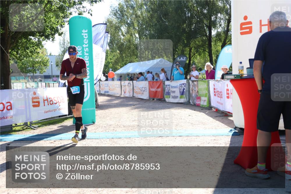 07.09.2025 - 19. Norderstedt Triathlon Zöllner http://msf.ph/oto/8785953 07.09.2025 15:35:03 Ziel 393 meine-sportfotos.de
