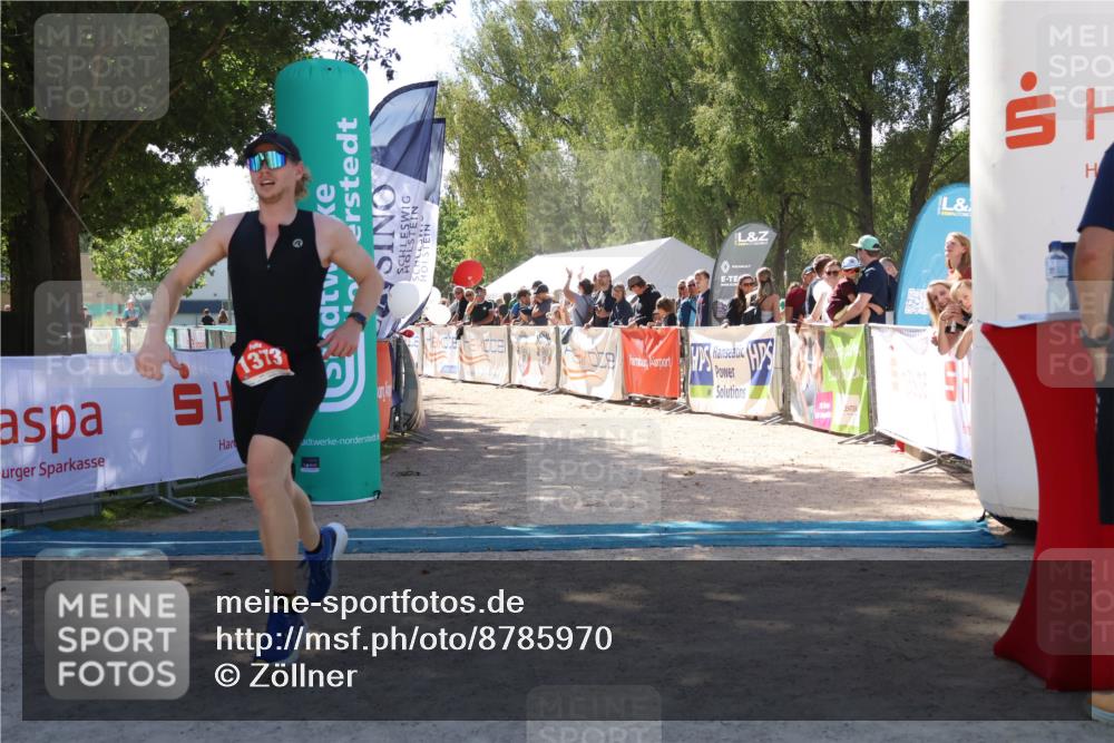 07.09.2025 - 19. Norderstedt Triathlon Zöllner http://msf.ph/oto/8785970 07.09.2025 13:21:50 Ziel 220, 1373 meine-sportfotos.de