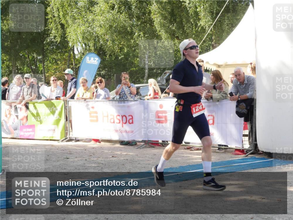 07.09.2025 - 19. Norderstedt Triathlon Zöllner http://msf.ph/oto/8785984 07.09.2025 12:56:46 Ziel 1241, 1351, 1387 meine-sportfotos.de