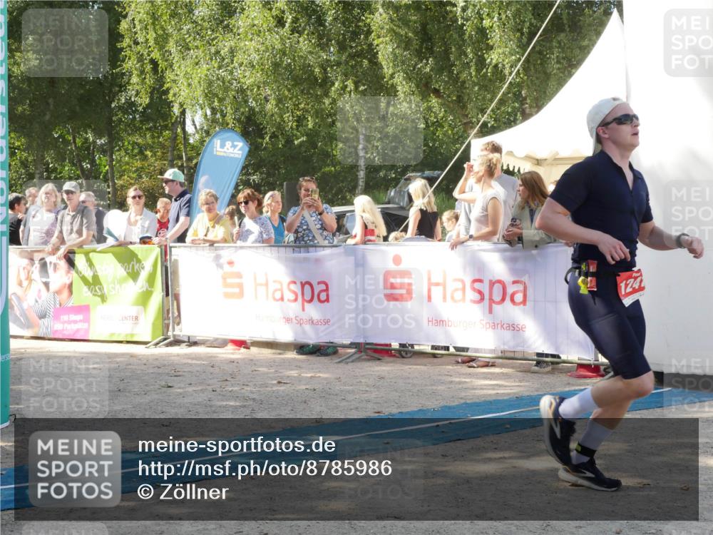 07.09.2025 - 19. Norderstedt Triathlon Zöllner http://msf.ph/oto/8785986 07.09.2025 12:56:47 Ziel 1241, 1351, 1387 meine-sportfotos.de