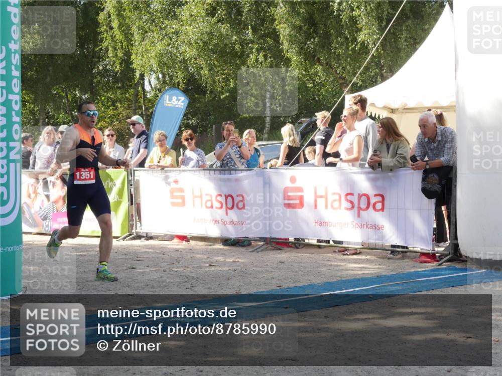 07.09.2025 - 19. Norderstedt Triathlon Zöllner http://msf.ph/oto/8785990 07.09.2025 12:56:47 Ziel 1241, 1351, 1387 meine-sportfotos.de