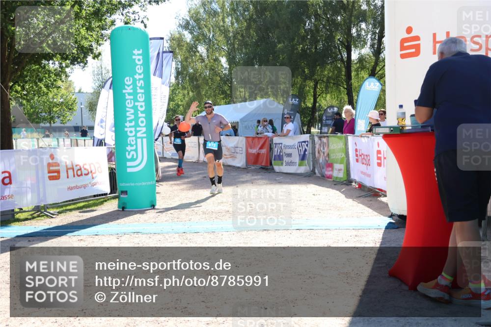 07.09.2025 - 19. Norderstedt Triathlon Zöllner http://msf.ph/oto/8785991 07.09.2025 15:35:54 Ziel 369, 872 meine-sportfotos.de