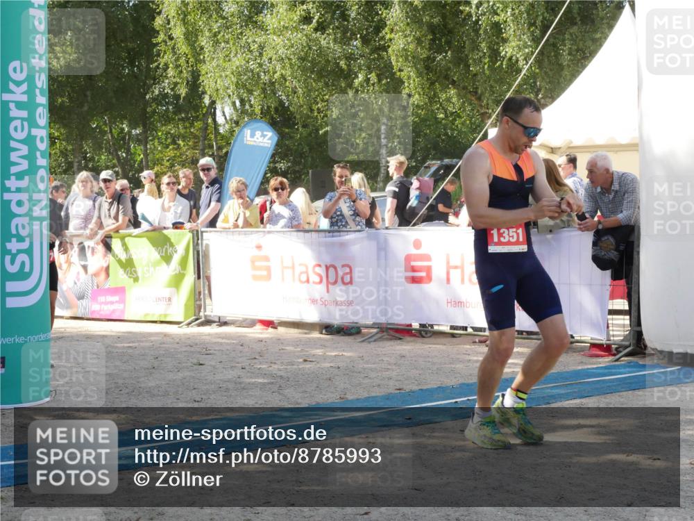 07.09.2025 - 19. Norderstedt Triathlon Zöllner http://msf.ph/oto/8785993 07.09.2025 12:56:49 Ziel 1241, 1351, 1387 meine-sportfotos.de