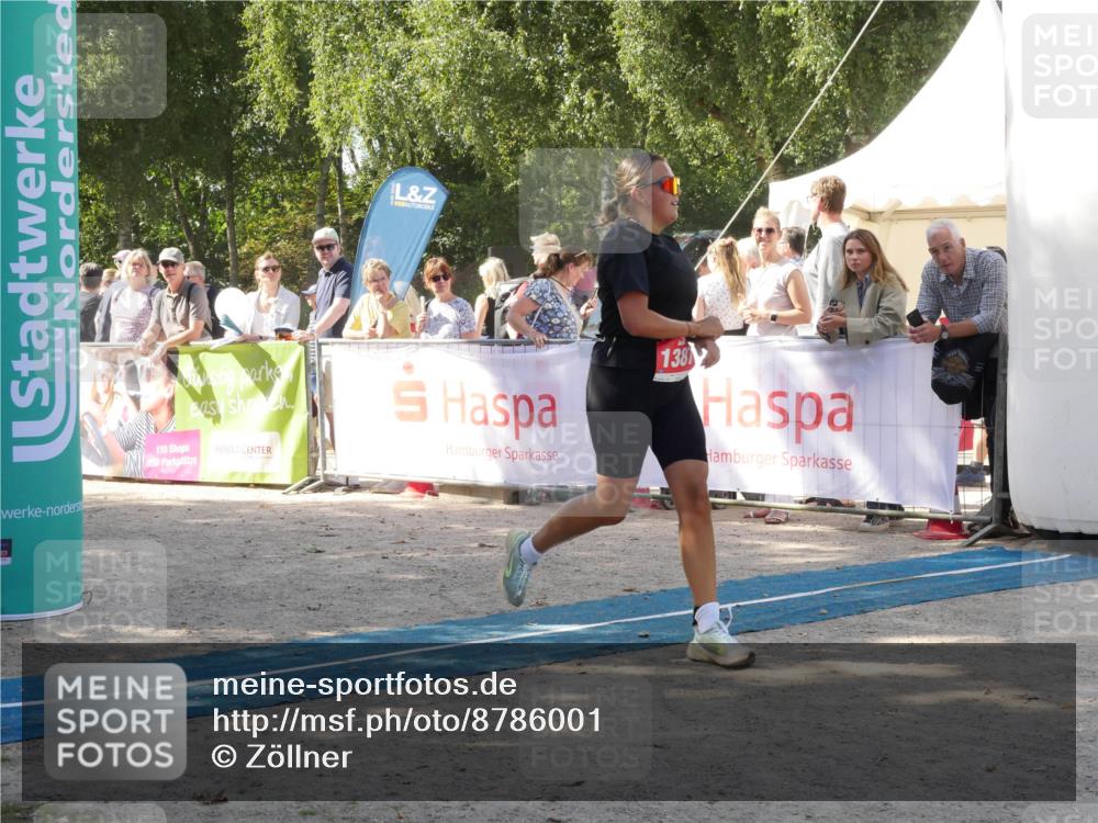 07.09.2025 - 19. Norderstedt Triathlon Zöllner http://msf.ph/oto/8786001 07.09.2025 12:56:50 Ziel 1241, 1351, 1387 meine-sportfotos.de
