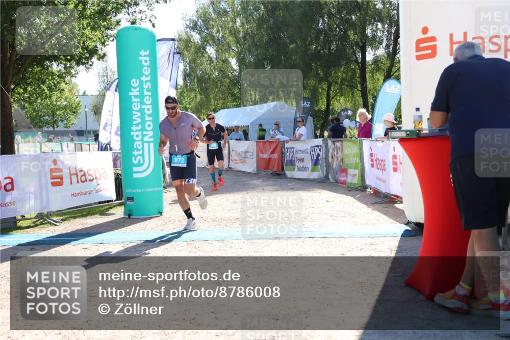 07.09.2025 - 19. Norderstedt Triathlon Zöllner http://msf.ph/oto/8786008 07.09.2025 15:35:55 Ziel 369, 872 meine-sportfotos.de