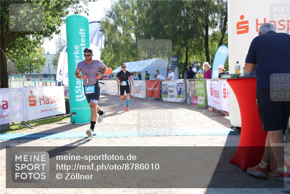 07.09.2025 - 19. Norderstedt Triathlon Zöllner http://msf.ph/oto/8786010 07.09.2025 15:35:55 Ziel 369, 872 meine-sportfotos.de