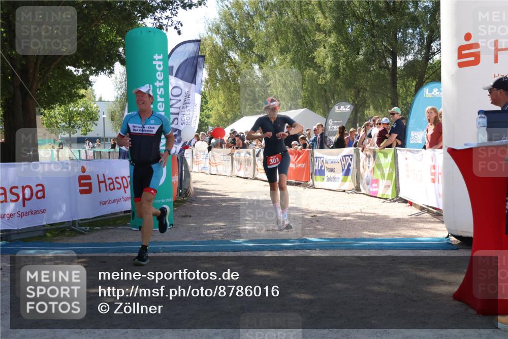 07.09.2025 - 19. Norderstedt Triathlon Zöllner http://msf.ph/oto/8786016 07.09.2025 13:22:00 Ziel 220, 249, 301 meine-sportfotos.de