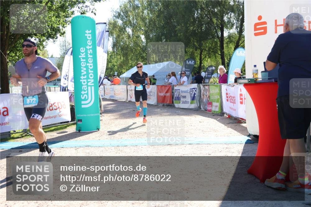 07.09.2025 - 19. Norderstedt Triathlon Zöllner http://msf.ph/oto/8786022 07.09.2025 15:35:55 Ziel 369, 872 meine-sportfotos.de