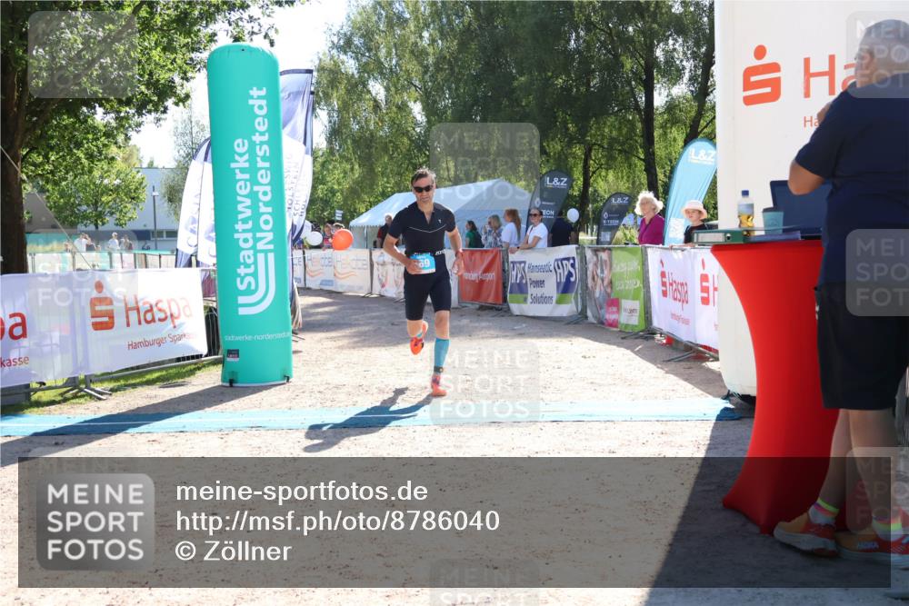 07.09.2025 - 19. Norderstedt Triathlon Zöllner http://msf.ph/oto/8786040 07.09.2025 15:35:56 Ziel 369, 872 meine-sportfotos.de