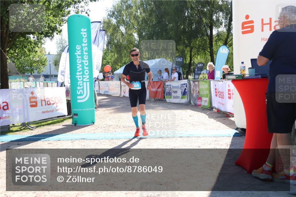 07.09.2025 - 19. Norderstedt Triathlon Zöllner http://msf.ph/oto/8786049 07.09.2025 15:35:57 Ziel 369, 872 meine-sportfotos.de