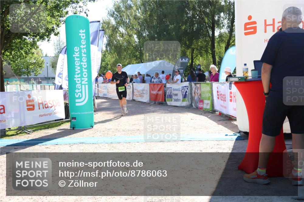 07.09.2025 - 19. Norderstedt Triathlon Zöllner http://msf.ph/oto/8786063 07.09.2025 15:36:53 Ziel 1025 meine-sportfotos.de