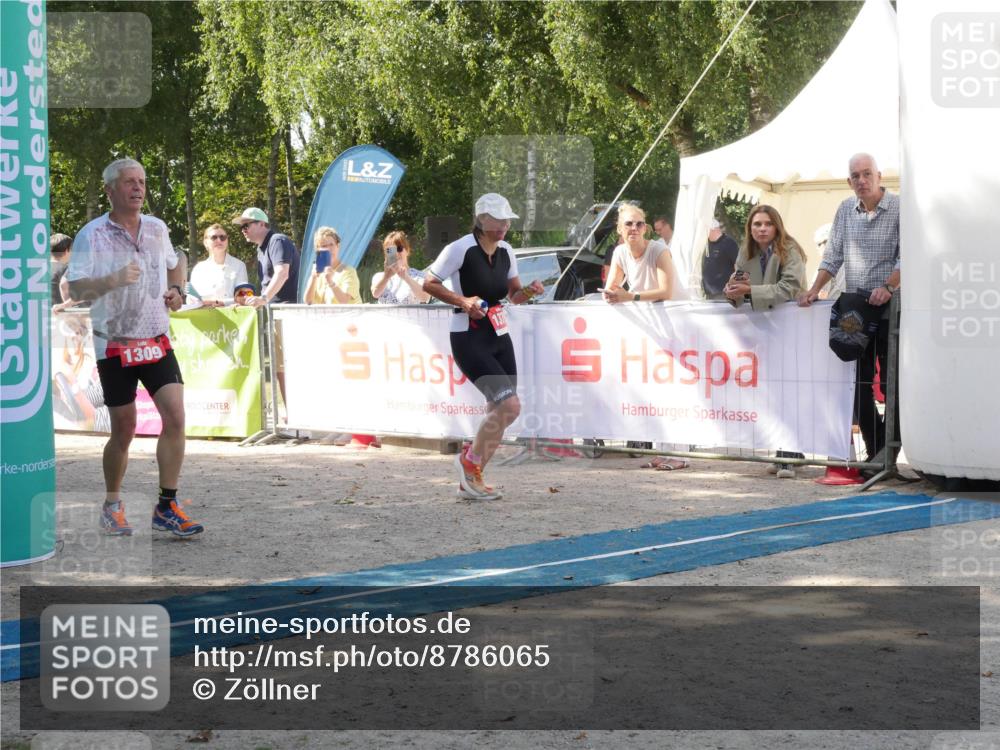 07.09.2025 - 19. Norderstedt Triathlon Zöllner http://msf.ph/oto/8786065 07.09.2025 12:57:57 Ziel 898, 1309, 1361, 1379 meine-sportfotos.de