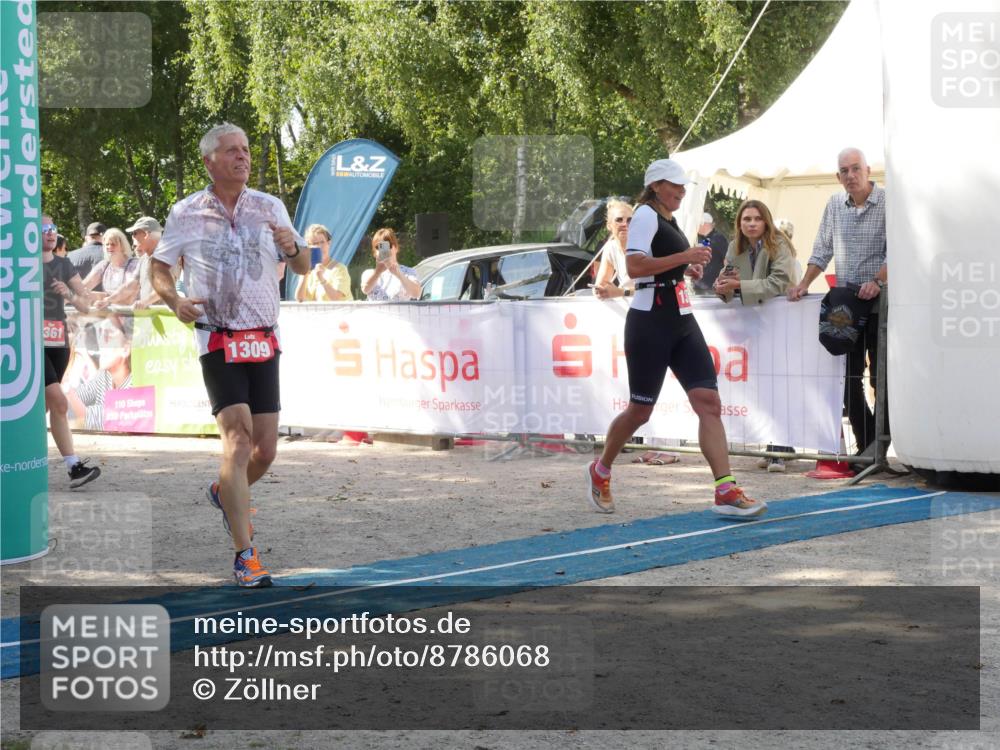 07.09.2025 - 19. Norderstedt Triathlon Zöllner http://msf.ph/oto/8786068 07.09.2025 12:57:58 Ziel 1309, 1361, 1379 meine-sportfotos.de