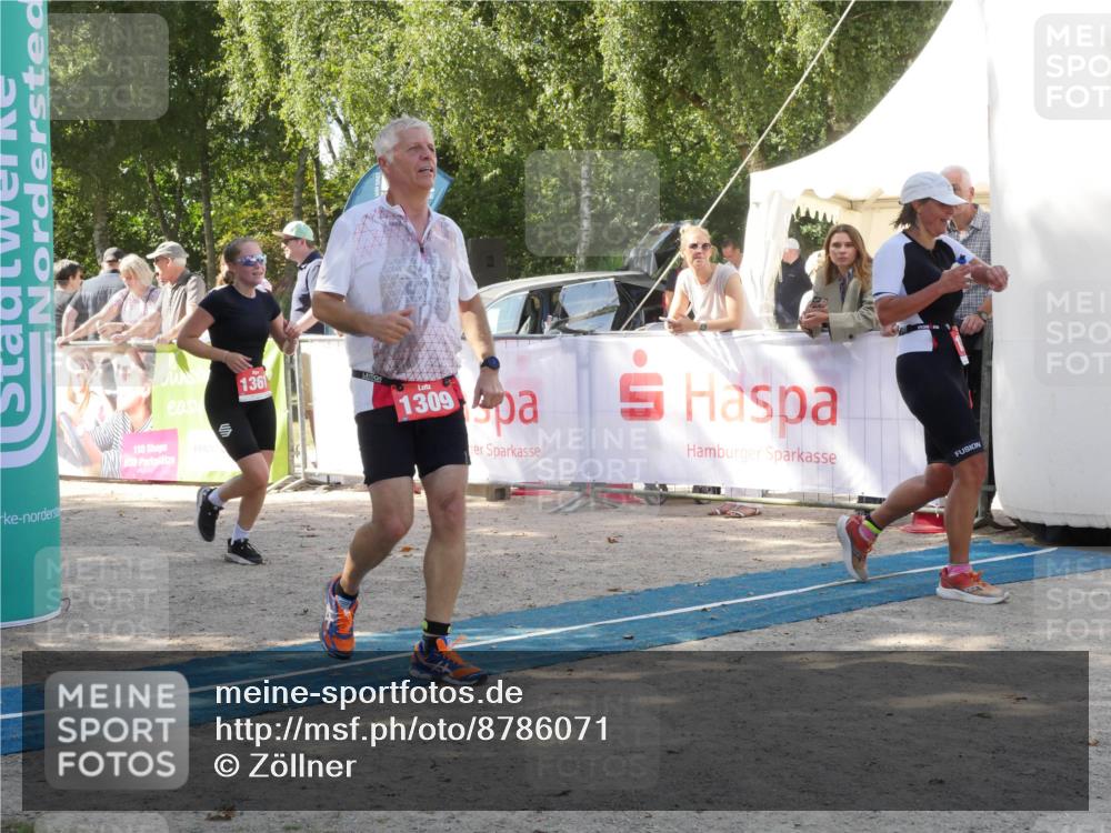 07.09.2025 - 19. Norderstedt Triathlon Zöllner http://msf.ph/oto/8786071 07.09.2025 12:57:58 Ziel 1309, 1361, 1379 meine-sportfotos.de