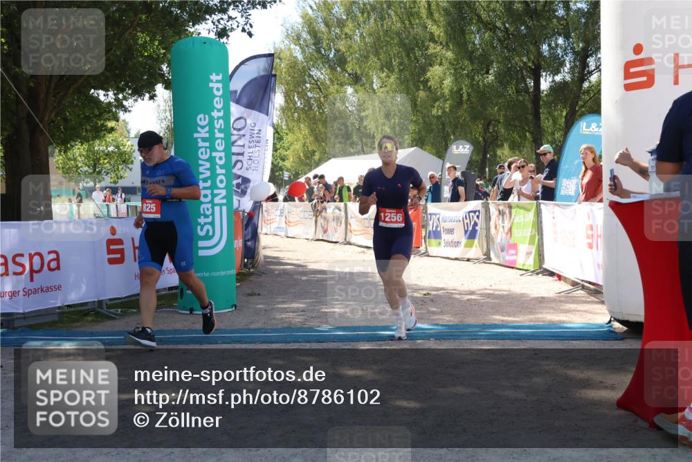 07.09.2025 - 19. Norderstedt Triathlon Zöllner http://msf.ph/oto/8786102 07.09.2025 13:22:43 Ziel 825, 1256 meine-sportfotos.de