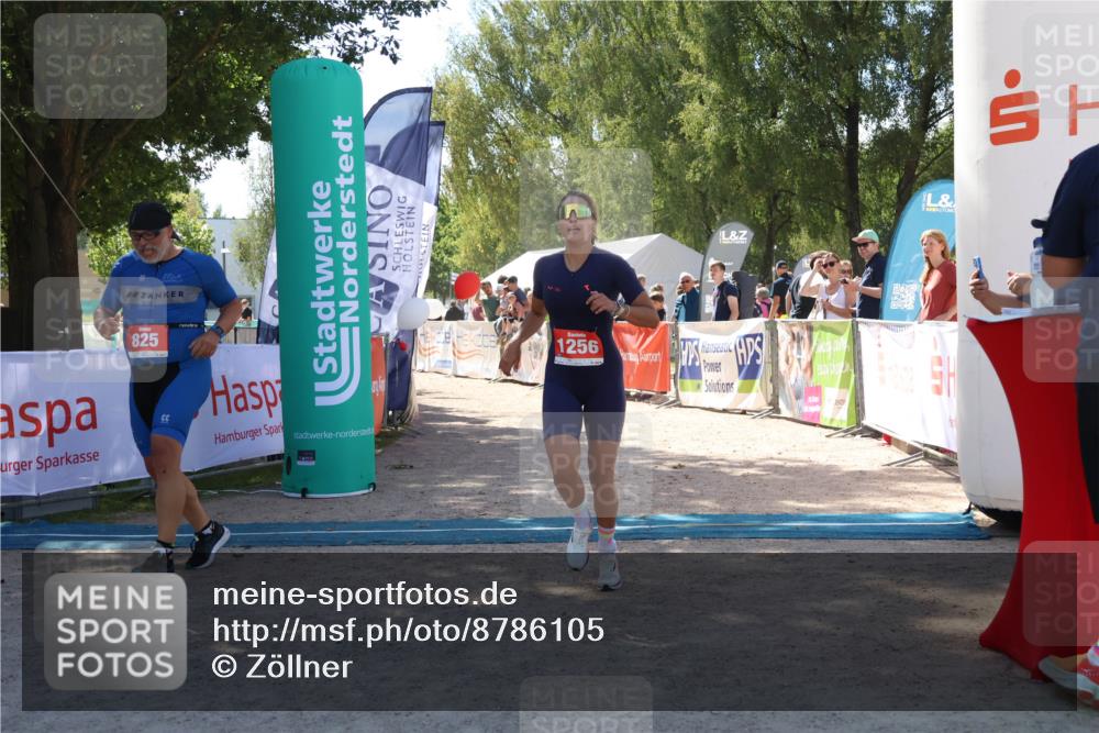 07.09.2025 - 19. Norderstedt Triathlon Zöllner http://msf.ph/oto/8786105 07.09.2025 13:22:44 Ziel 825, 1256 meine-sportfotos.de