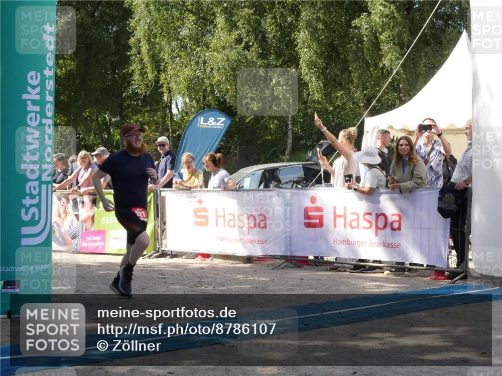 07.09.2025 - 19. Norderstedt Triathlon Zöllner http://msf.ph/oto/8786107 07.09.2025 12:58:46 Ziel 227, 251 meine-sportfotos.de