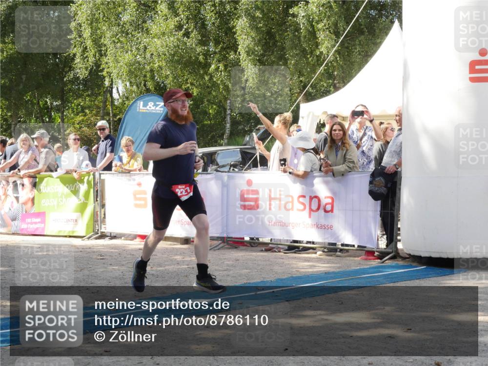 07.09.2025 - 19. Norderstedt Triathlon Zöllner http://msf.ph/oto/8786110 07.09.2025 12:58:46 Ziel 227, 251 meine-sportfotos.de