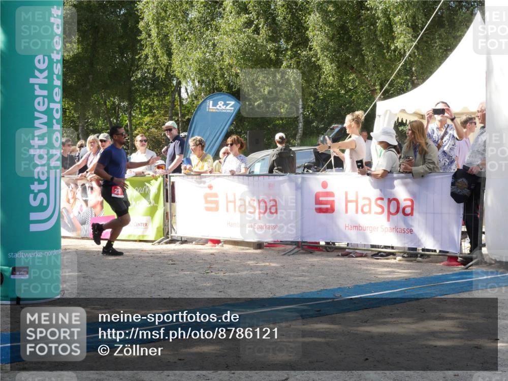 07.09.2025 - 19. Norderstedt Triathlon Zöllner http://msf.ph/oto/8786121 07.09.2025 12:58:50 Ziel 227, 251 meine-sportfotos.de