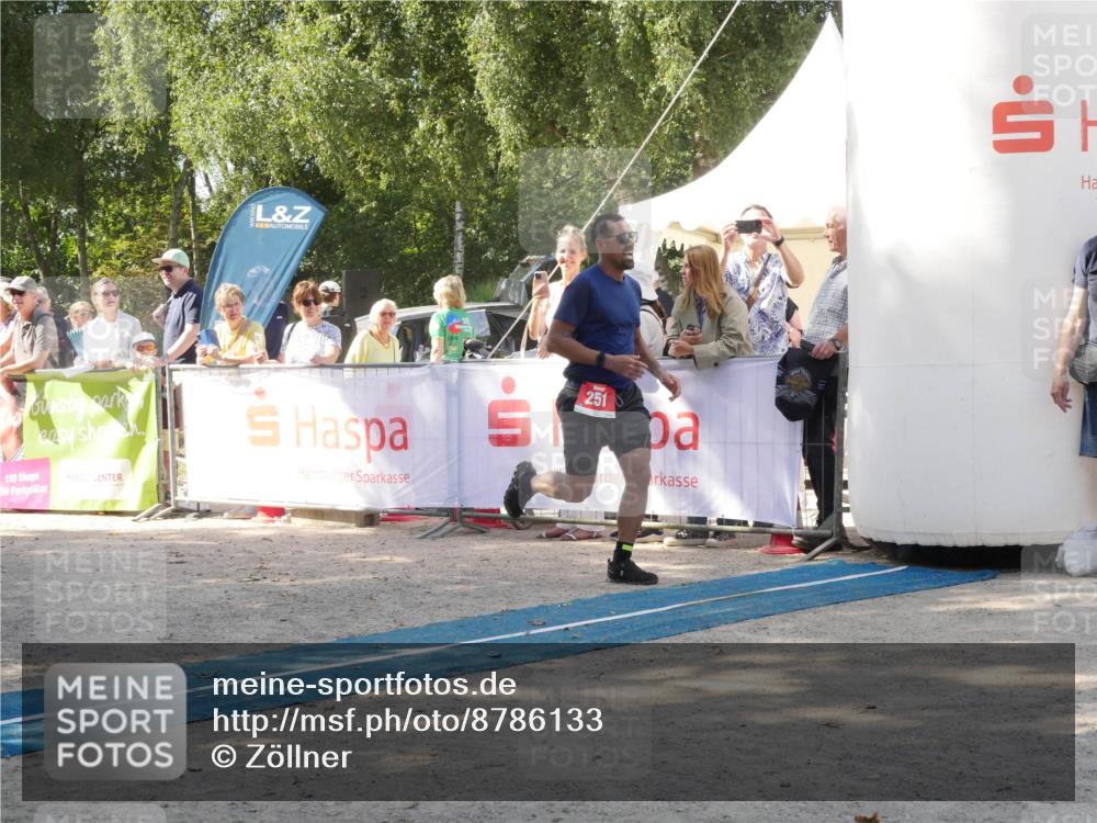 07.09.2025 - 19. Norderstedt Triathlon Zöllner http://msf.ph/oto/8786133 07.09.2025 12:58:51 Ziel 227, 251 meine-sportfotos.de