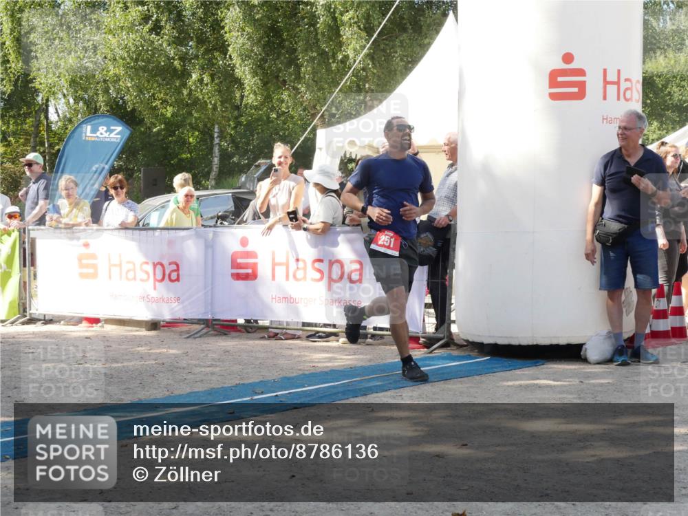 07.09.2025 - 19. Norderstedt Triathlon Zöllner http://msf.ph/oto/8786136 07.09.2025 12:58:51 Ziel 227, 251 meine-sportfotos.de