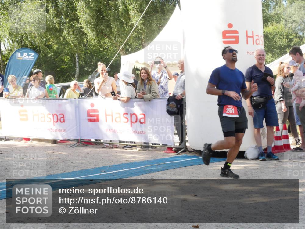 07.09.2025 - 19. Norderstedt Triathlon Zöllner http://msf.ph/oto/8786140 07.09.2025 12:58:52 Ziel 227, 251 meine-sportfotos.de