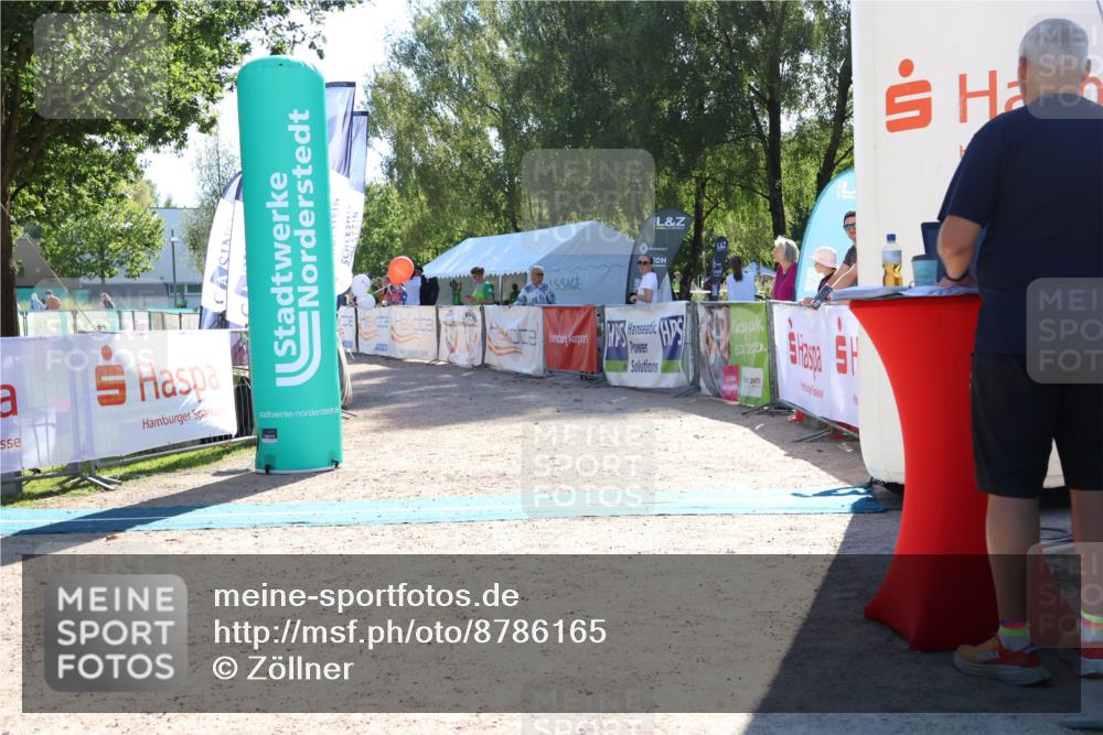 07.09.2025 - 19. Norderstedt Triathlon Zöllner http://msf.ph/oto/8786165 07.09.2025 15:38:38 Ziel  meine-sportfotos.de