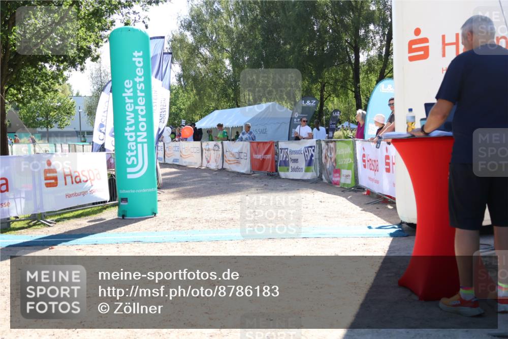 07.09.2025 - 19. Norderstedt Triathlon Zöllner http://msf.ph/oto/8786183 07.09.2025 15:38:39 Ziel  meine-sportfotos.de