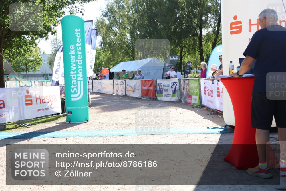 07.09.2025 - 19. Norderstedt Triathlon Zöllner http://msf.ph/oto/8786186 07.09.2025 15:38:39 Ziel  meine-sportfotos.de