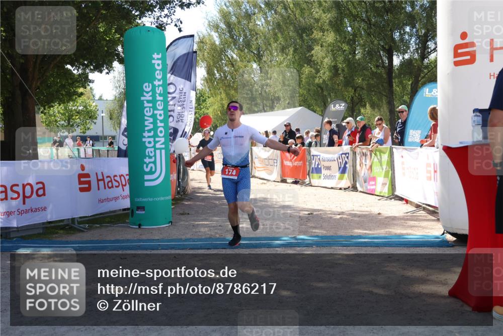 07.09.2025 - 19. Norderstedt Triathlon Zöllner http://msf.ph/oto/8786217 07.09.2025 13:24:03 Ziel 174, 1234 meine-sportfotos.de