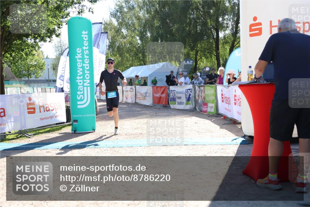 07.09.2025 - 19. Norderstedt Triathlon Zöllner http://msf.ph/oto/8786220 07.09.2025 15:39:17 Ziel 879 meine-sportfotos.de