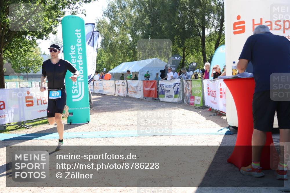 07.09.2025 - 19. Norderstedt Triathlon Zöllner http://msf.ph/oto/8786228 07.09.2025 15:39:18 Ziel 879 meine-sportfotos.de