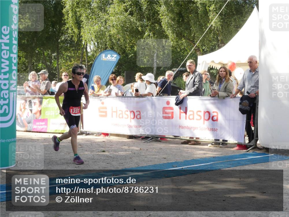 07.09.2025 - 19. Norderstedt Triathlon Zöllner http://msf.ph/oto/8786231 07.09.2025 13:00:14 Ziel 214, 696, 1213, 1327, 1343 meine-sportfotos.de