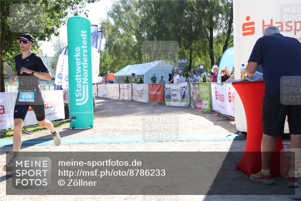 07.09.2025 - 19. Norderstedt Triathlon Zöllner http://msf.ph/oto/8786233 07.09.2025 15:39:18 Ziel 879 meine-sportfotos.de