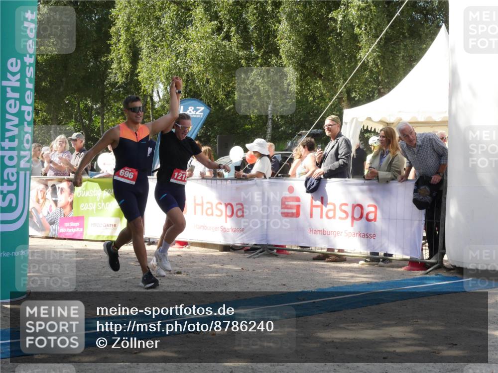 07.09.2025 - 19. Norderstedt Triathlon Zöllner http://msf.ph/oto/8786240 07.09.2025 13:00:18 Ziel 696, 1213, 1327 meine-sportfotos.de