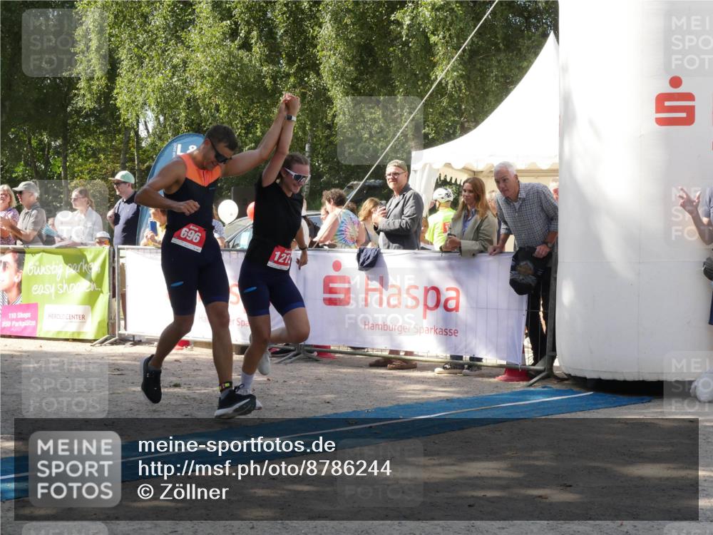 07.09.2025 - 19. Norderstedt Triathlon Zöllner http://msf.ph/oto/8786244 07.09.2025 13:00:18 Ziel 696, 1213, 1327 meine-sportfotos.de